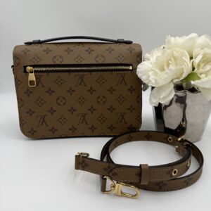 Alternative view of Louis Vuitton Pochette Metis Reverse