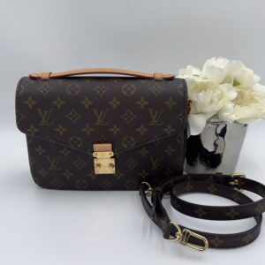 Louis Vuitton Mono Pochette Metis