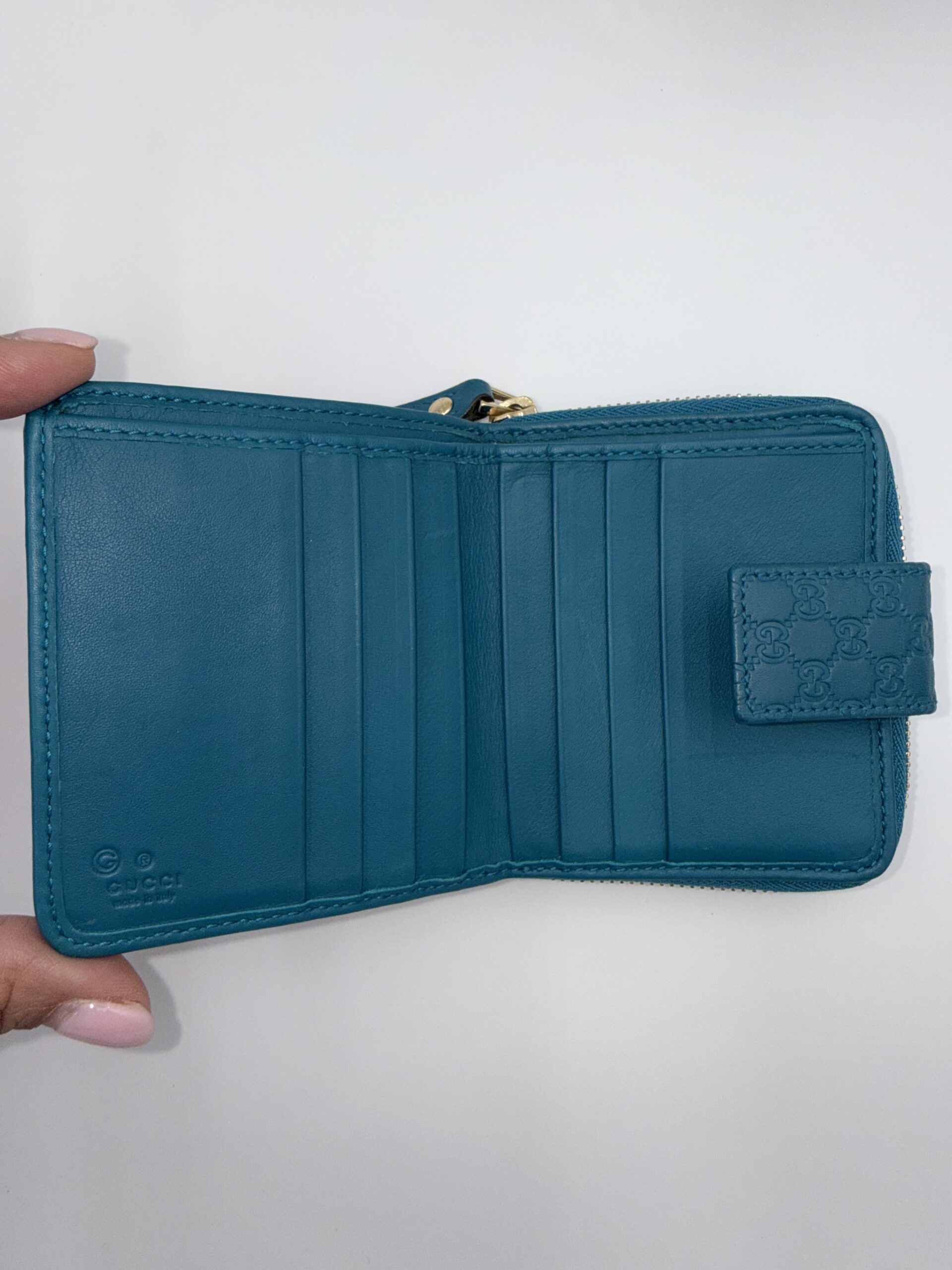 Gucci Compact Wallet - Image 4