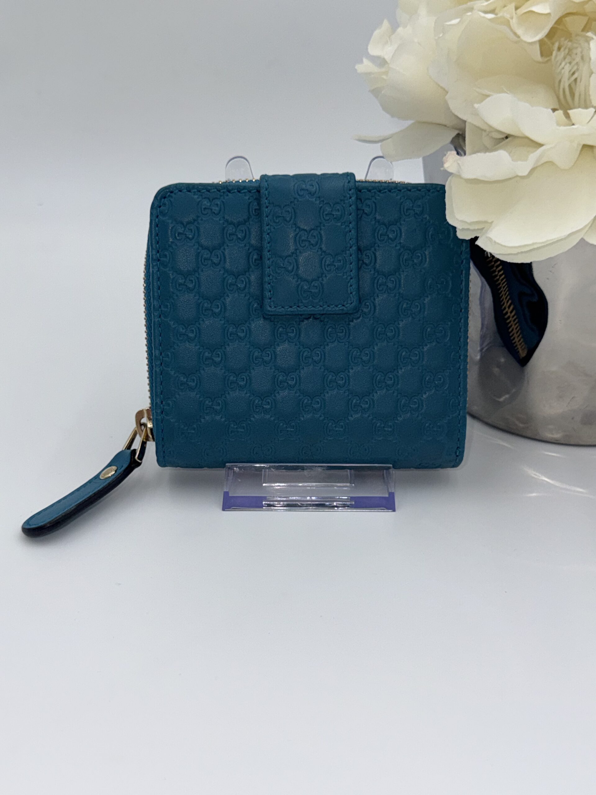 Gucci Compact Wallet - Image 2