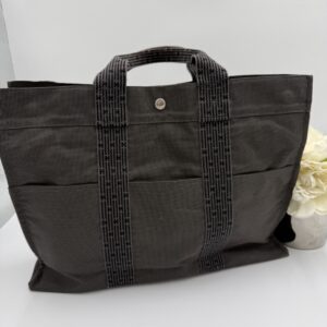 Alternative view of Hermes Tote