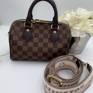 Alternative view of Louis Vuitton Damier Ebene Speedy 20
