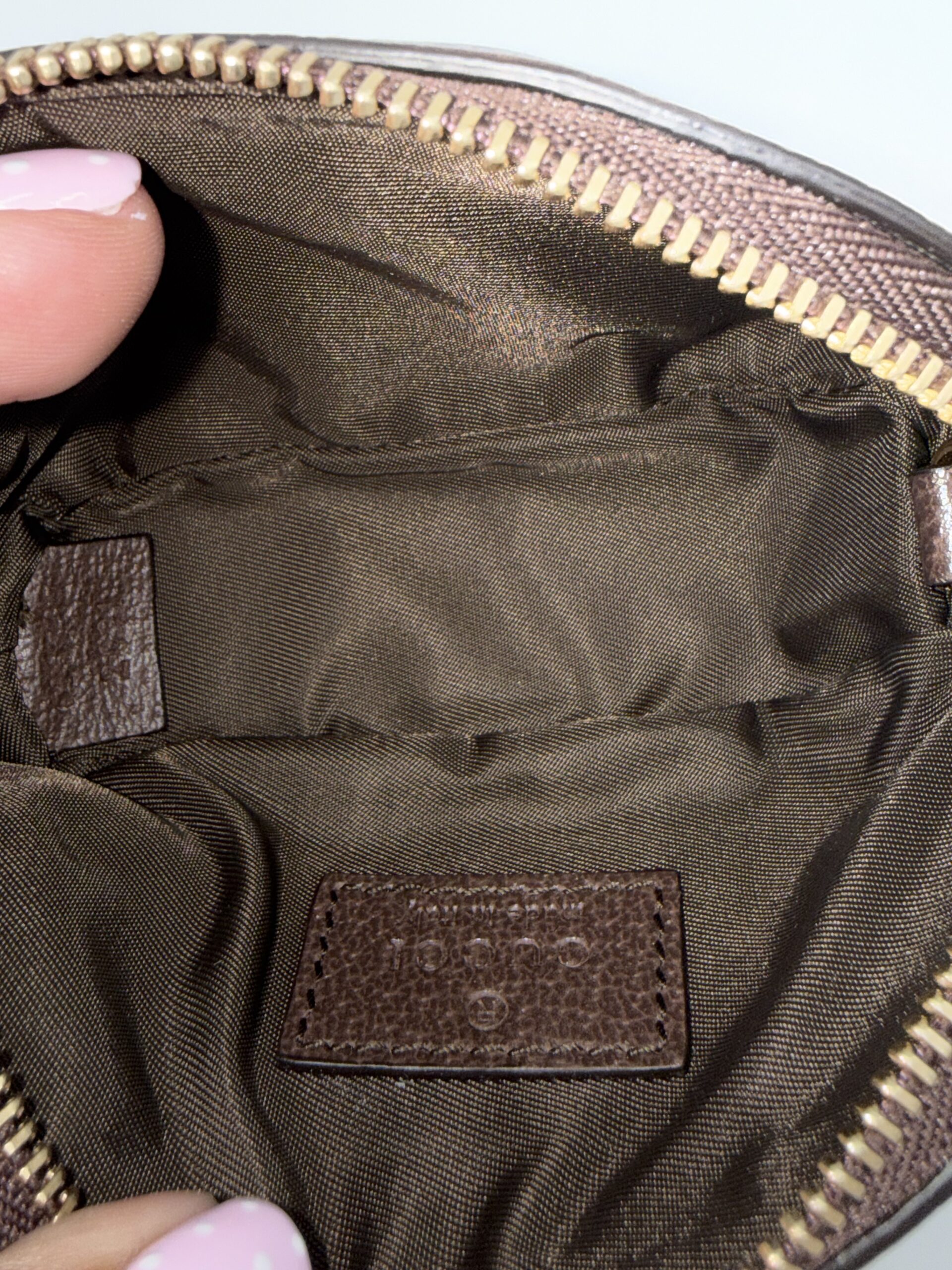 Gucci Dome Pouch - Image 5