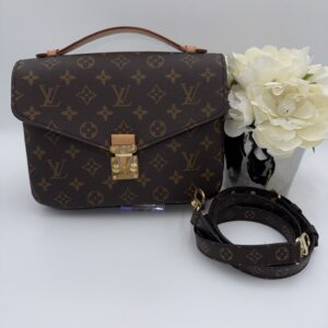 Louis Vuitton Pochette Metis