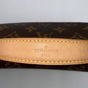 Louis Vuitton Pochette Metis - Image 4