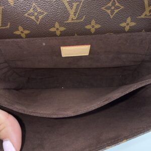 Louis Vuitton Pochette Metis - Image 6