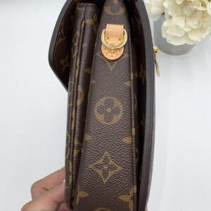 Louis Vuitton Pochette Metis - Image 9