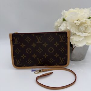 Louis Vuitton Carryall Pouch