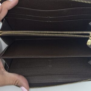 Louis Vuitton Long Zippy Wallet - Image 5