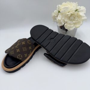 Alternative view of Louis Vuitton Pillow Slides Size 41