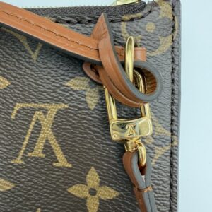 Louis Vuitton Loop Hobo - Image 5