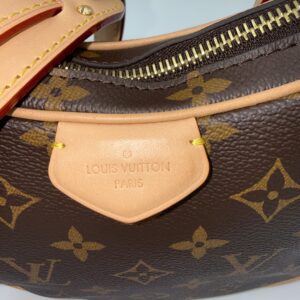 Louis Vuitton Croissant - Image 3