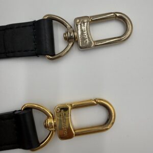 Louis Vuitton V Tote - Image 12