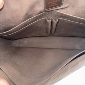 Louis Vuitton District Messenger - Image 5
